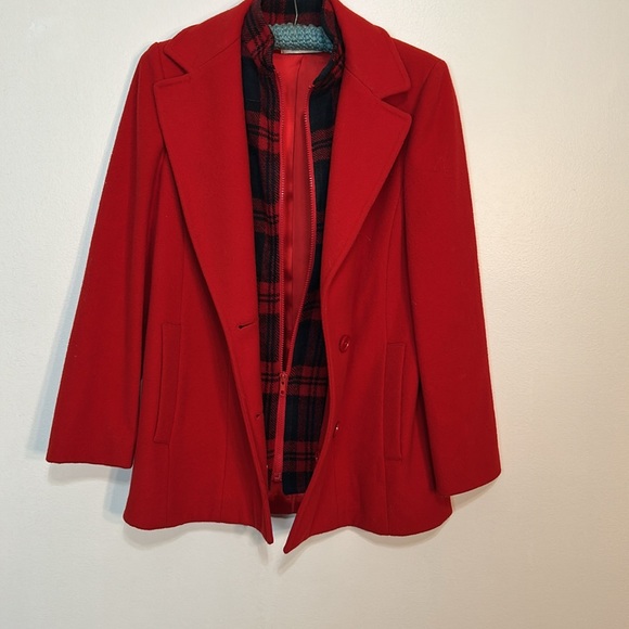 Gently worn child’s red pea coat custom sizing below - Picture 4 of 6